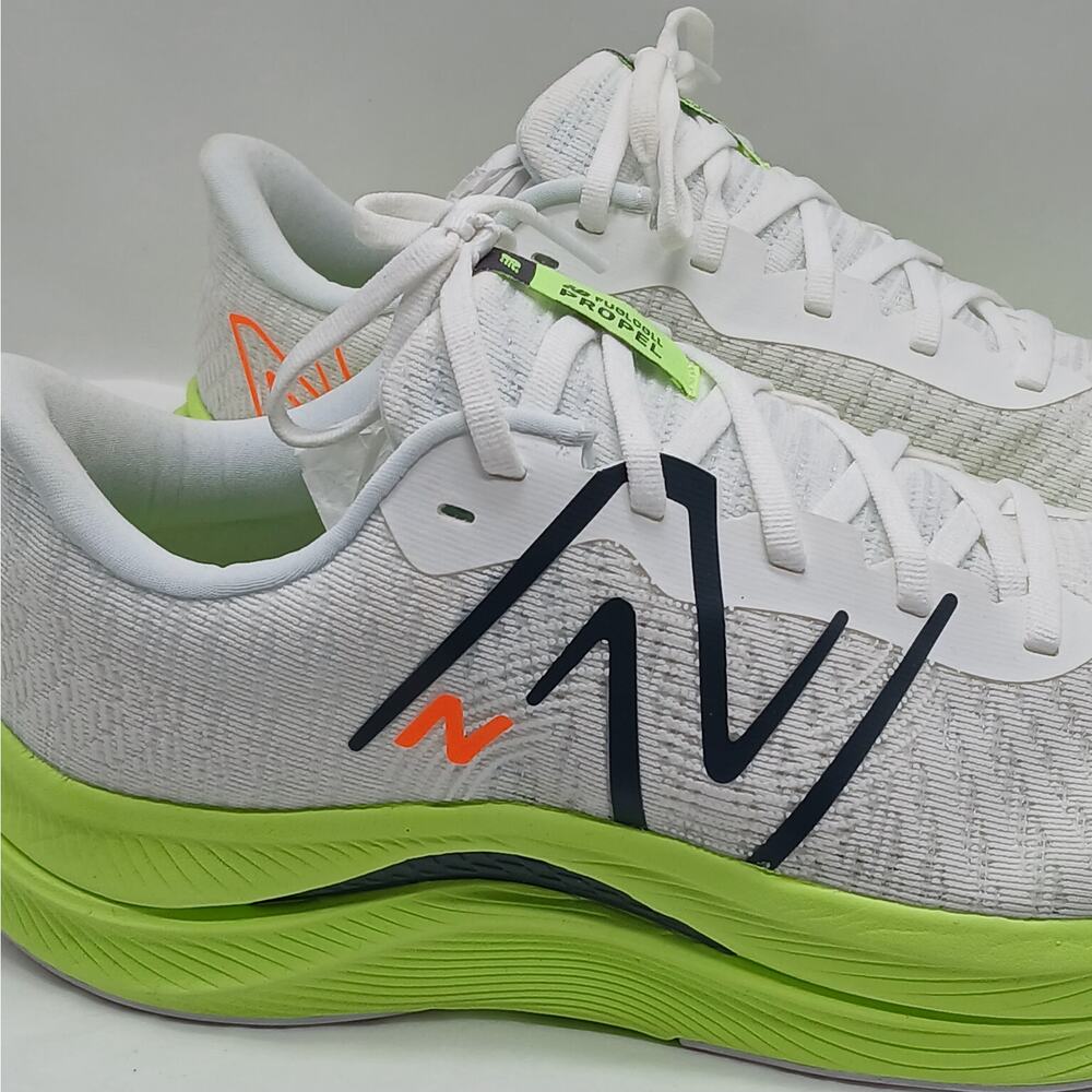 New Balance FuelCell Propel Athletic Running Sneakers Men 9 Women 10.5 / 2E Wide - Picture 2 of 11